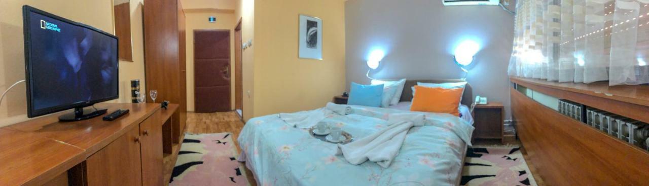Hotel Square Skopje Luaran gambar