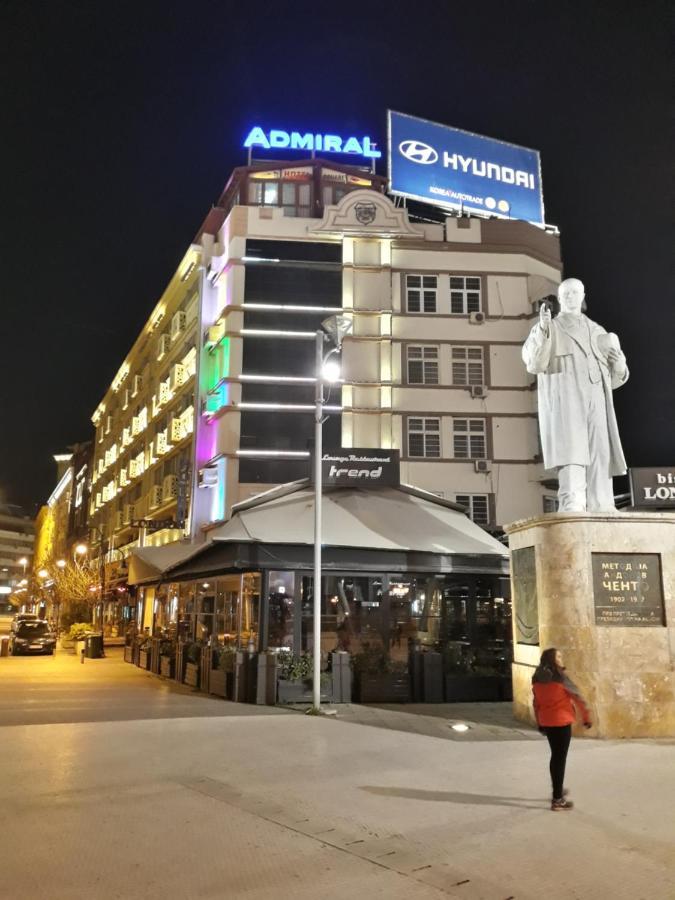 Hotel Square Skopje Luaran gambar
